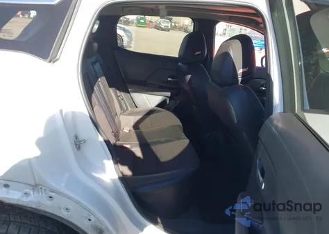 2025 Nissan Kicks Sr Fwd z USA, uszkodzony, nr VIN 3N8AP6DC4SL368067